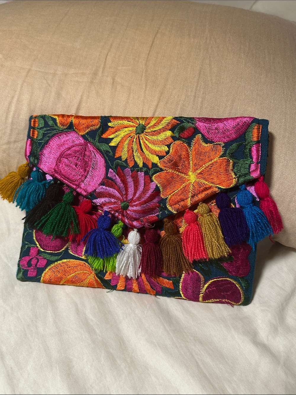 Boho Embroidered Floral Tassel Clutch – Multicolor